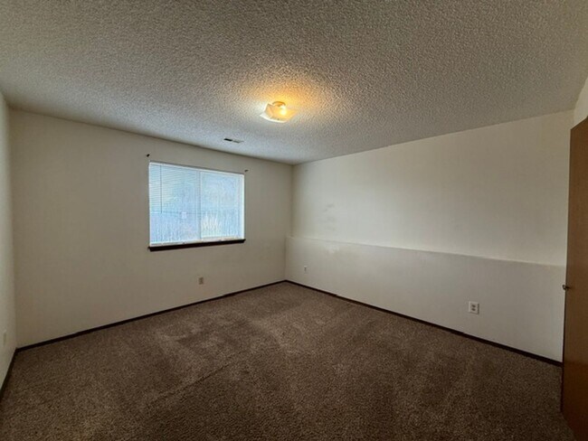 Building Photo - 1122 Yuma St