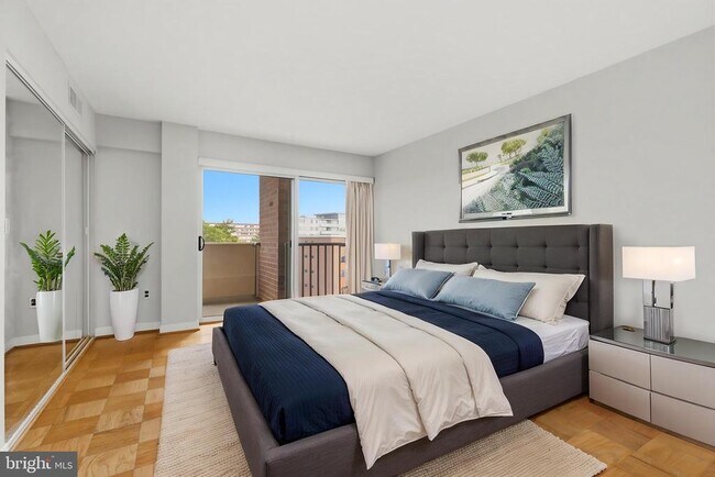 Building Photo - 1300 Army Navy Dr