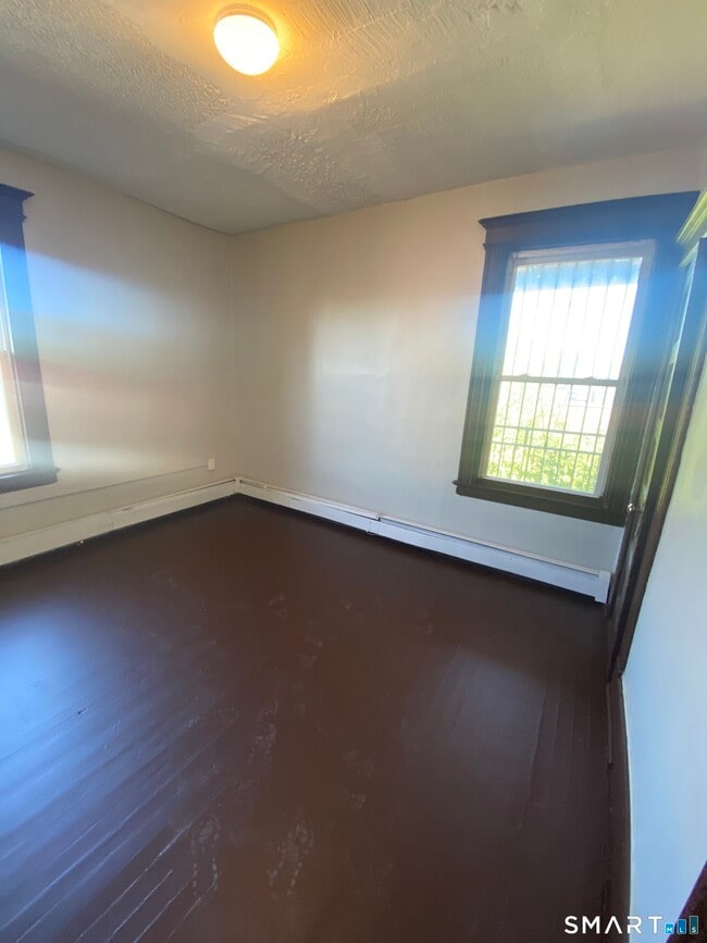 Building Photo - 850 Park St