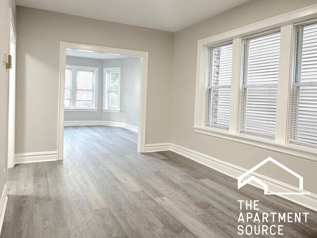 Building Photo - 2937 N Fairfield Ave