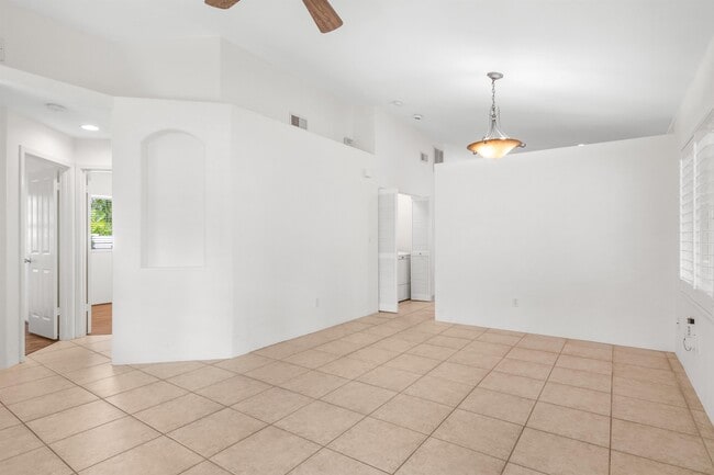 Building Photo - 91-1044-1044 Kaikane St