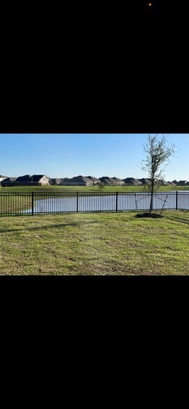 Building Photo - 3060 Nori Shores Dr
