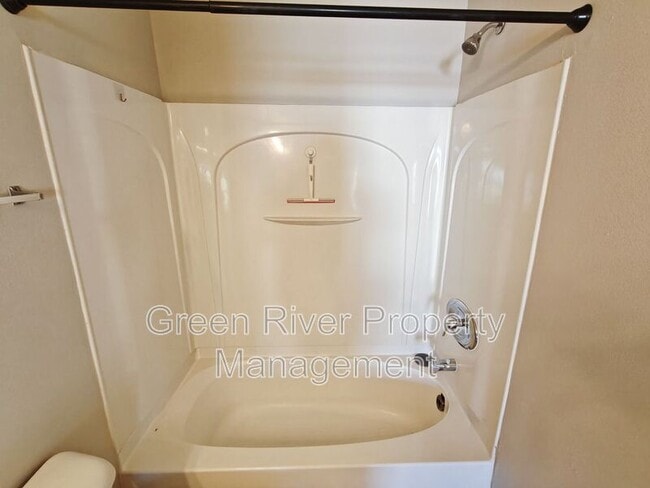 Building Photo - 1500 Calming Water Dr