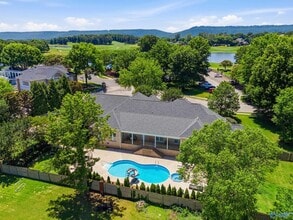 Building Photo - 2704 Hampton Cove Way SE