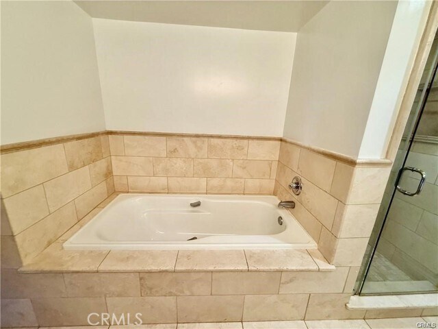 Building Photo - 525 E Seaside Way