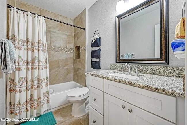 Building Photo - 827 Glenmore Cir