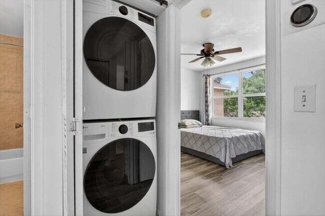 Building Photo - 4131 Eastridge Cir
