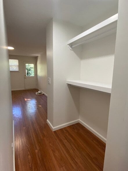 Building Photo - 3232 Hinkle Dr