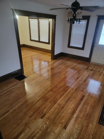 Building Photo - 111 N Phetteplace St