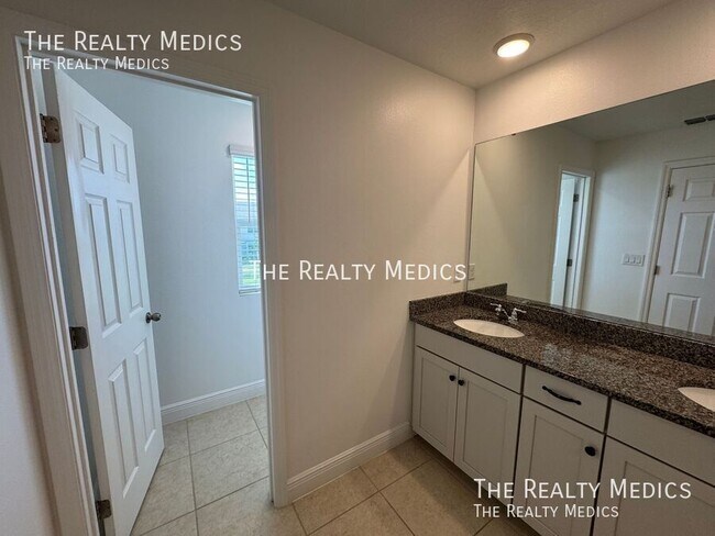 Building Photo - 11818 Dune Aly