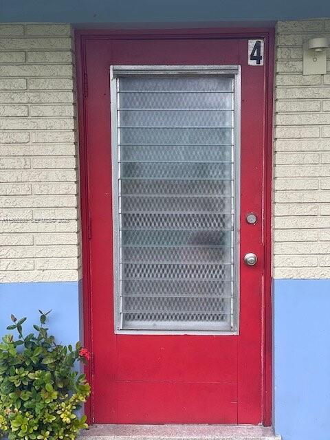 Building Photo - 330 SW 19th St