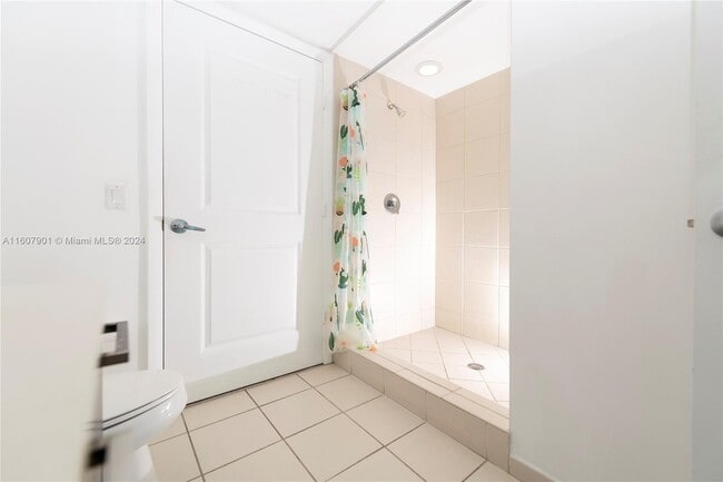 Building Photo - 333 NE 24th St