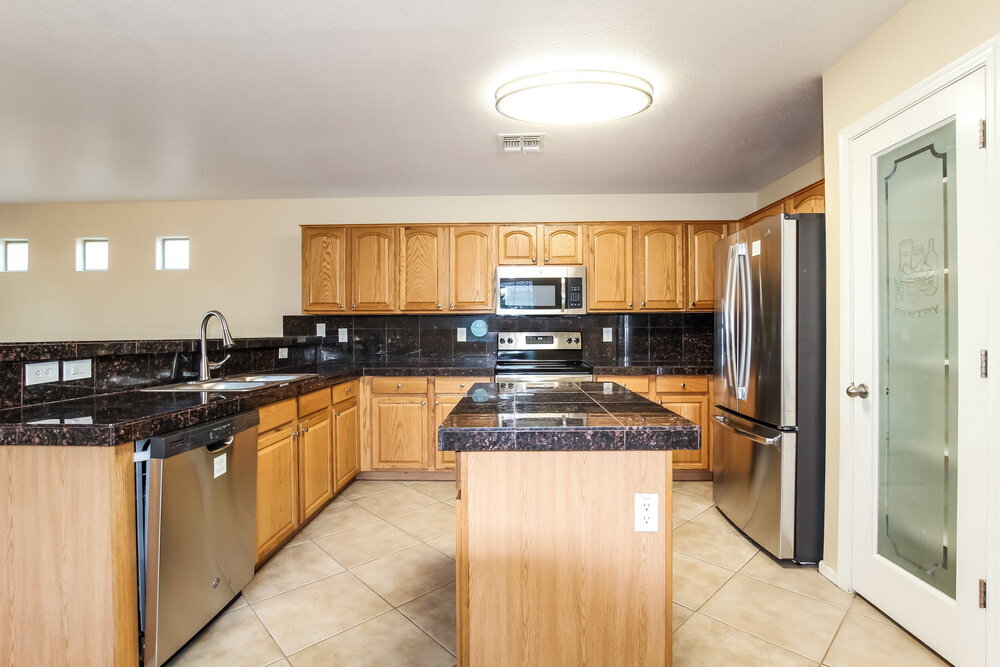 Building Photo - 17423 W Watson Ln
