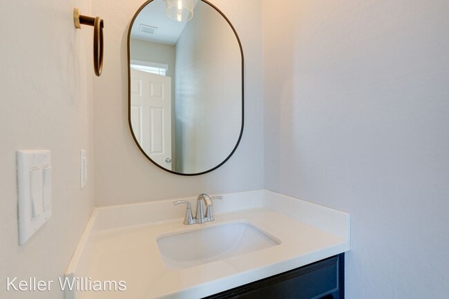 Building Photo - 3 br, 2.5 bath House - 932 Lotus Falls St