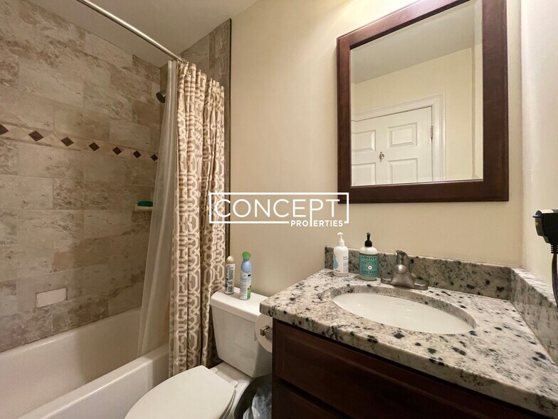 Building Photo - 1029 Tremont St