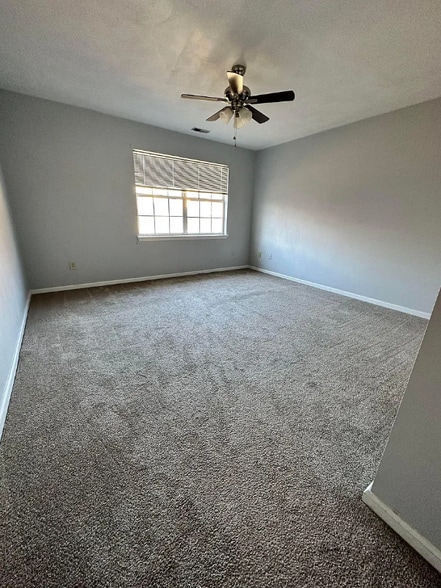 Building Photo - 2444 Rollingview Ct