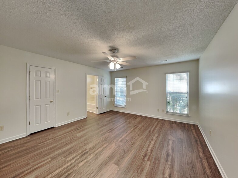 Building Photo - 5615 Waverly Lynn Ln