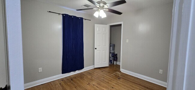 Building Photo - 2331 Feliciana St
