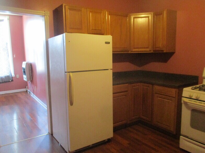 Building Photo - 43 E Main St