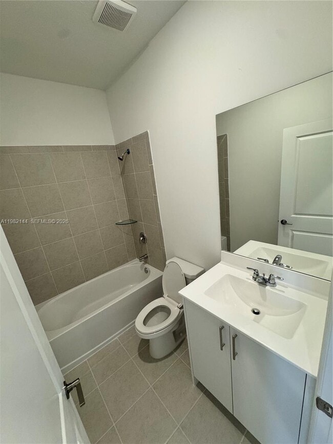 Building Photo - 656 SE 14th Ct