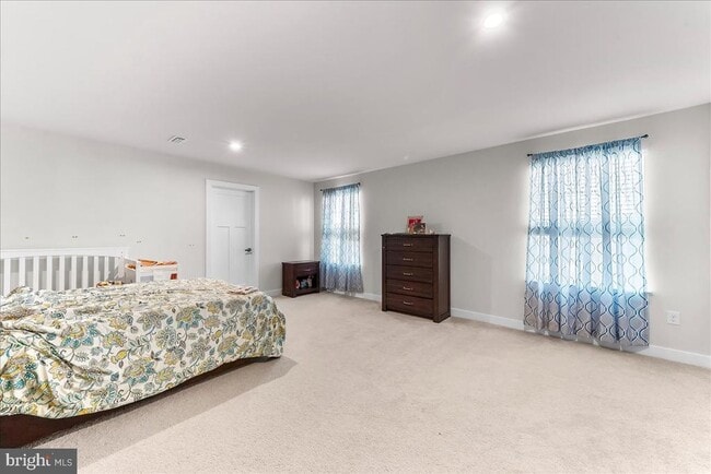 Building Photo - 305 Goodwick Dr
