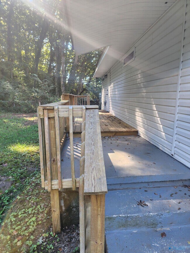 Building Photo - 2108 Pulaski Pike NW