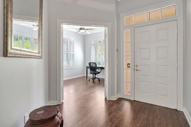 Building Photo - 150 Lost Bridge Dr