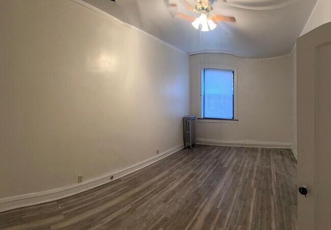 Building Photo - 5480 S Cornell Ave