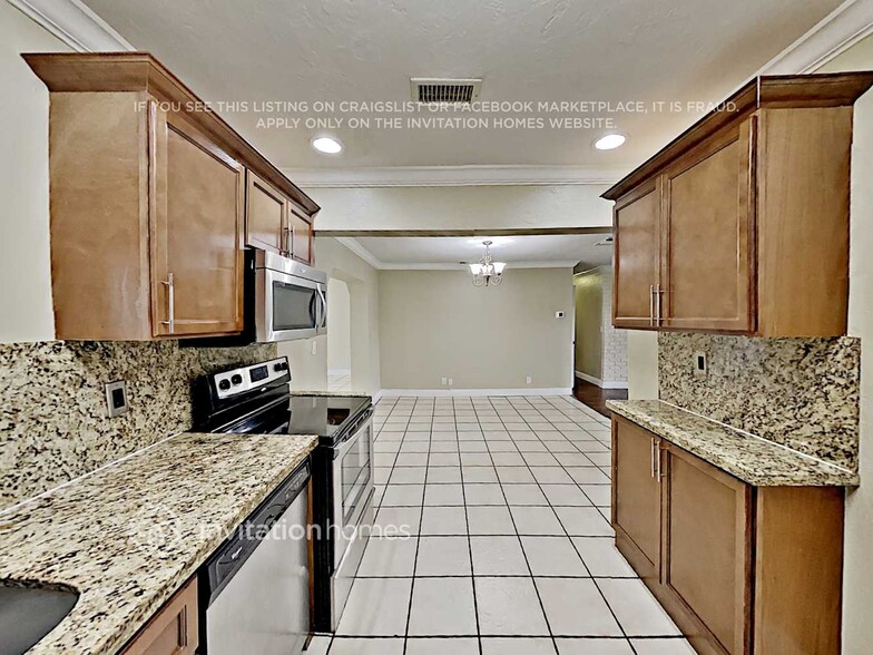 Building Photo - 9592 Richmond Cir