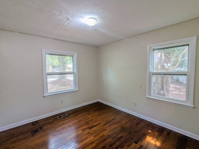 Building Photo - 2820 Cardo Dr NW