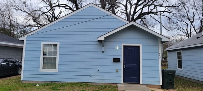 Primary Photo - Newer Construction 2 bed/1 bath