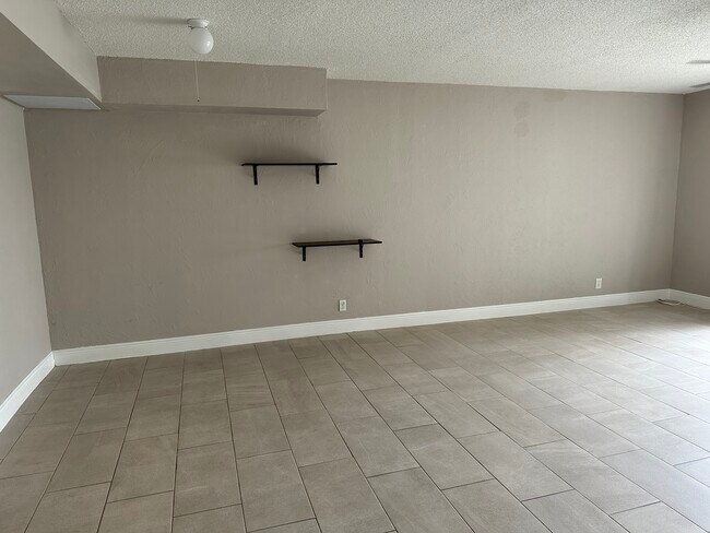 Building Photo - 3916 SW 67th Way