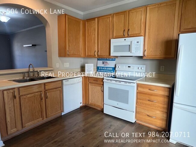 Building Photo - Charming 2 Bedroom 2.5 Bath Townhome in id...