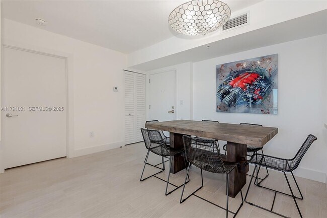 Building Photo - 90 Alton Rd