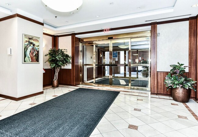 Building Photo - Beautiful And Modern 1 Bed, 1 Bath Condo In Prime Location With High Walk Score In Alta Vista