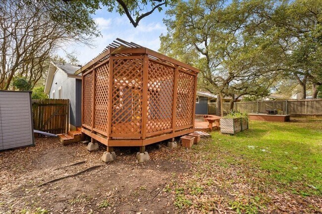 Building Photo - 11105 Blackmoor Dr