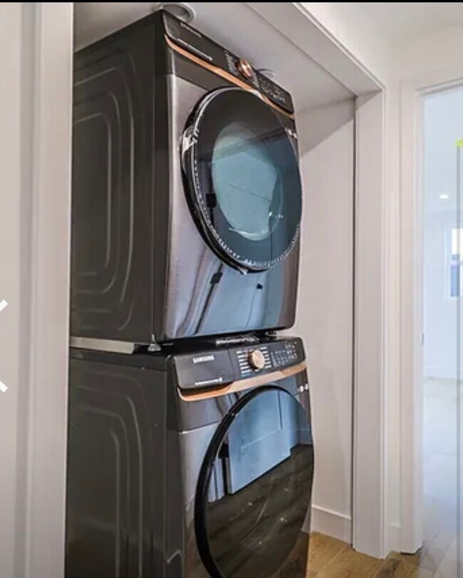 Building Photo - 6222 Banner Ave