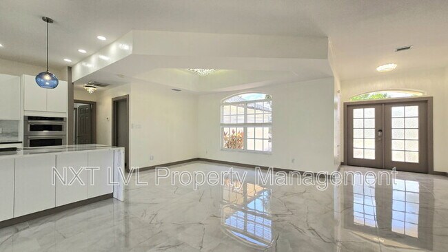 Building Photo - 511 SE 25th Terrace