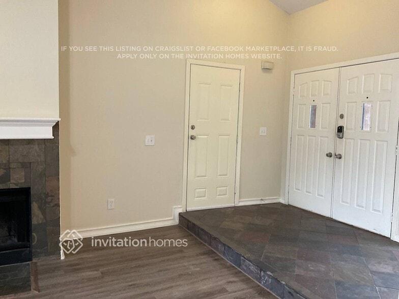 Building Photo - 3214 Cliffview Dr