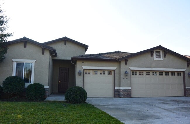 Large home in SE location. Walnut and McA... - Large home in SE location.  Walnut and McA...