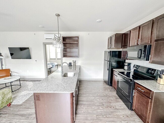 Building Photo - 111 E 4th St