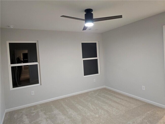 Building Photo - 3085 Cambridge Ml St