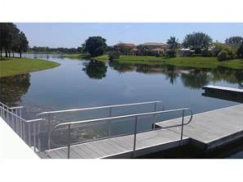 Building Photo - 2405 NW 33rd St