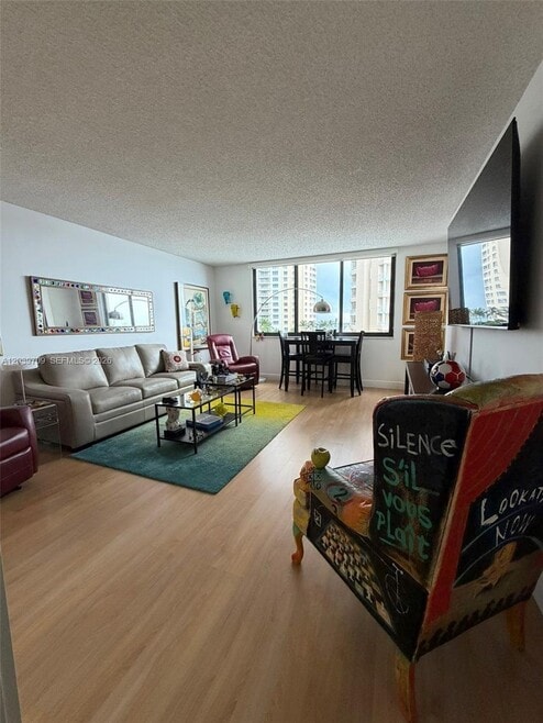 Building Photo - 540 Brickell Key Dr