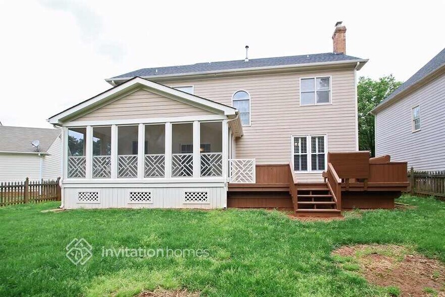 Building Photo - 9501 Arborview Ct