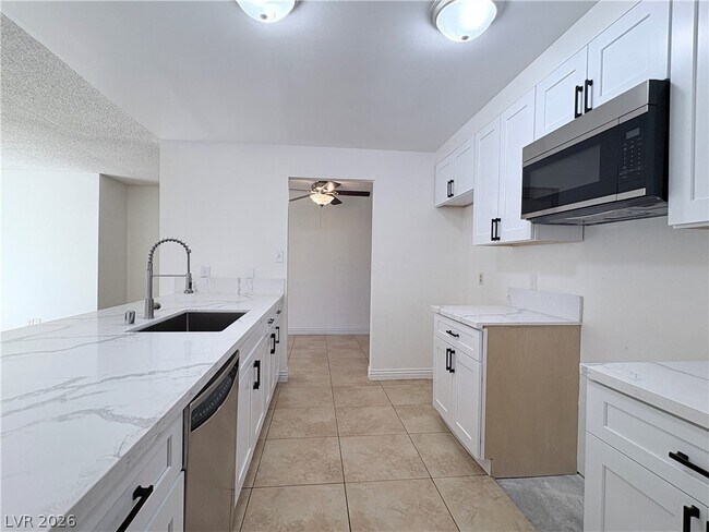 Building Photo - 1575 Cherokee Ln