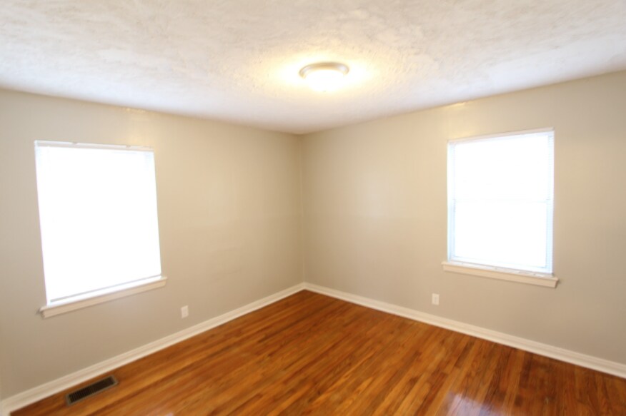 Building Photo - 816 Vanderbilt St