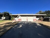 Building Photo - Updated 2bd/1ba Carmichael Duplex with Garage