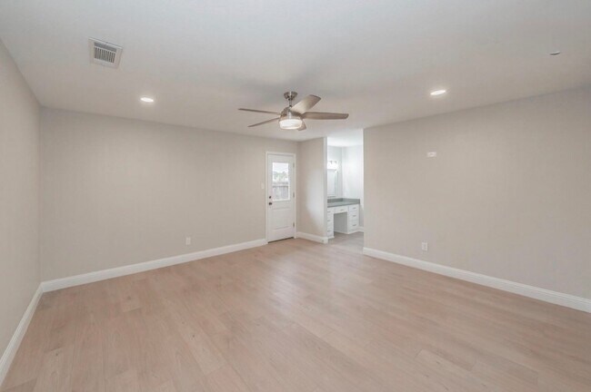 Building Photo - 4904 Arborlawn Dr