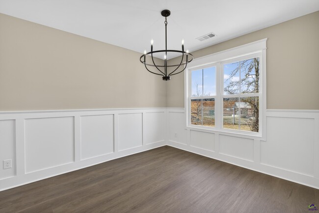 Building Photo - 213 Saraland Trl